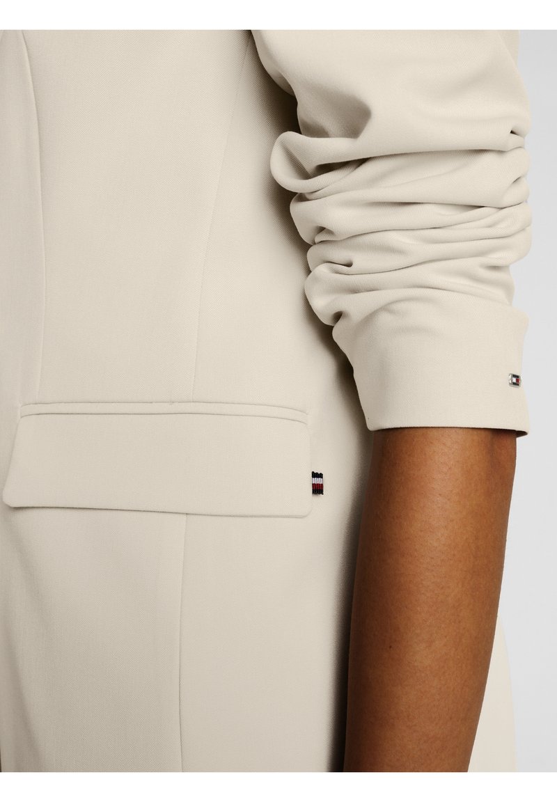 tommy hilfiger single breasted blazer