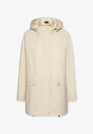 Beige regenjas met capuchon, knoopsluiting aan de voorkant, twee voorzakken en een licht oversized pasvorm. Soepele textuur en minimalistisch ontwerp.