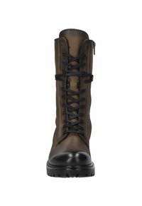 Bottes en cuir marron à lacets avec un embout noir, dotées d'une fermeture éclair sur le côté, d'une semelle en caoutchouc robuste et de lacets noirs.