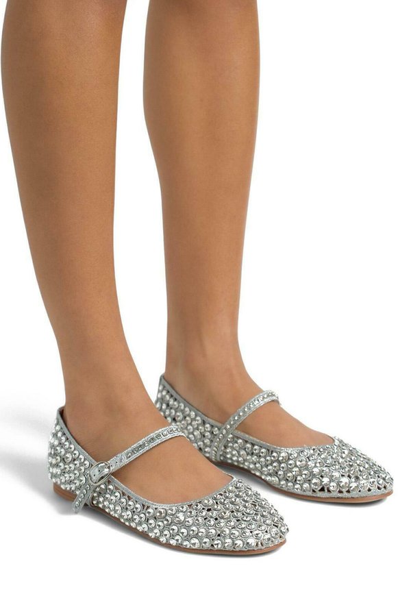 Riemchenballerina - plateado