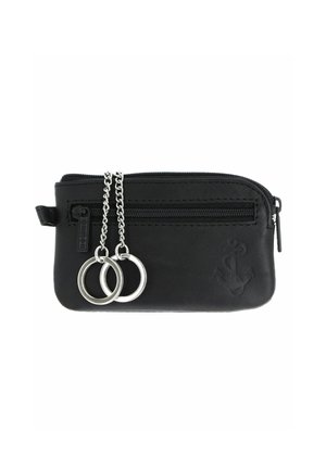 Pochette zippée en cuir noir avec logo ancre embossé, poche avant zippée et deux anneaux porte-clés argentés sur chaînes attachées au zip.