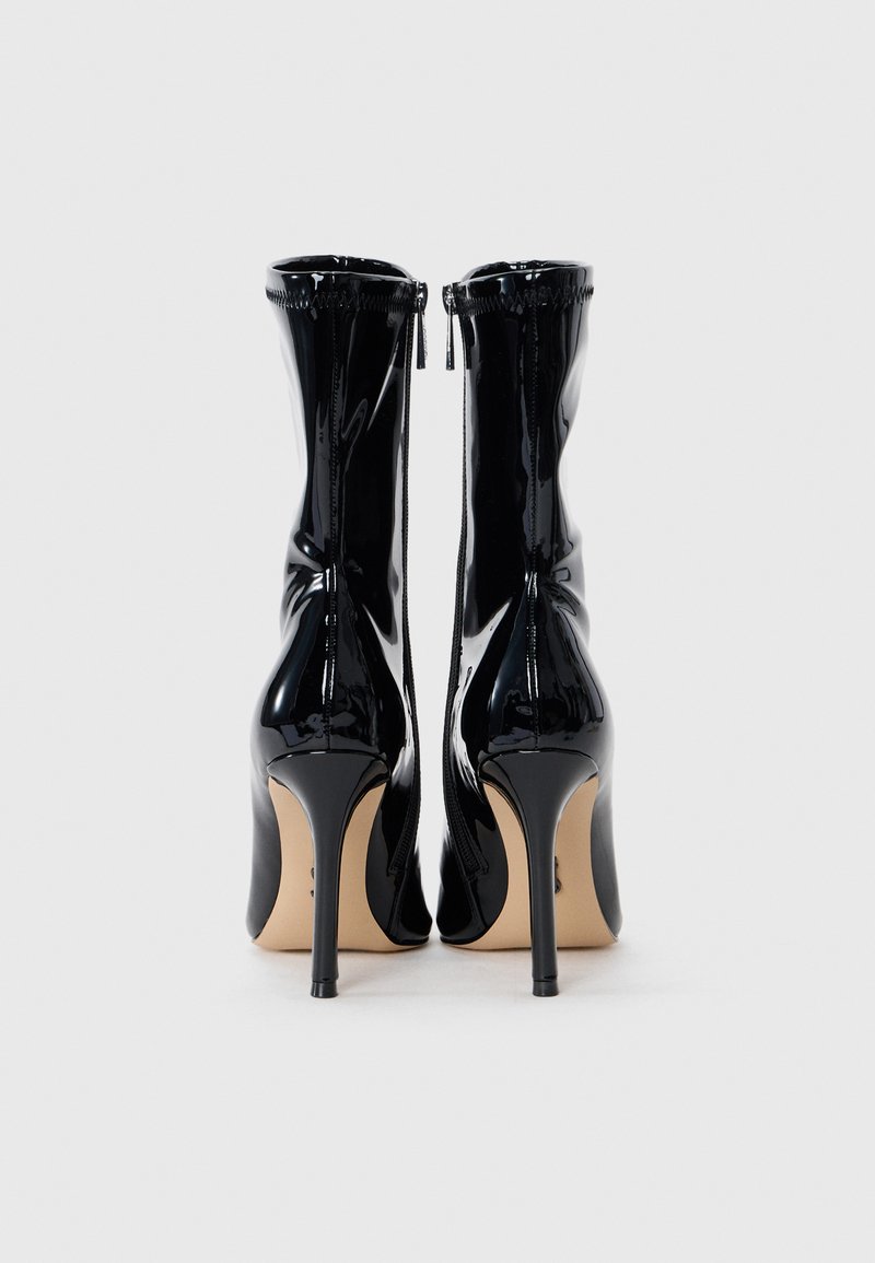 Steve Madden Leana Womens Patent Ankle Ankle Boots | Simon