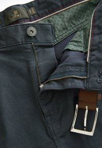 Next BELTED PRINTED STYLE SLIM FIT - Nadrágok - navy blue