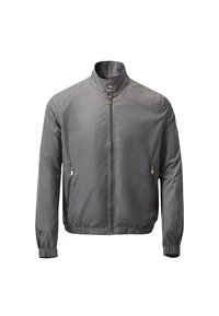 Szara, lekka kurtka z wysokim kołnierzem, zamek błyskawiczny z przodu oraz dwoma bocznymi kieszeniami na zamek; posiada elastyczne mankiety i pas.