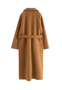 Cappotto lungo, marrone, di lana con cintura, colletto a scialle e maniche raglan. Texture liscia e vestibilità comoda con un design minimale.