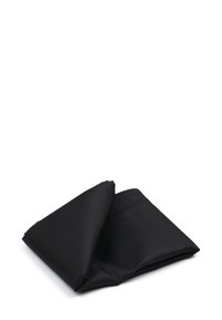 Zwarte stof gevouwen in een driehoekige vorm, met een gestructureerd oppervlak. Het materiaal lijkt duurzaam en lichtgewicht.