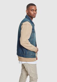 Urban Classics Strukirani kaput - lightblue