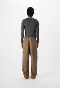 GAP BAGGY CARGO PULL ON - Kapsáče - mud