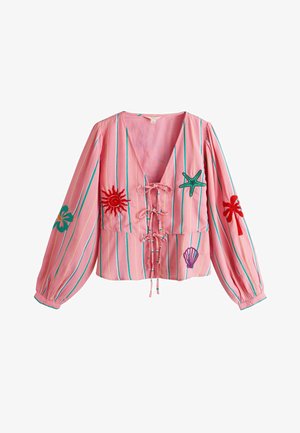 Bluza roz cu mâneci lungi, cu dungi verticale verzi și galbene, cu șiret în față și broderii cu soare roșu, stea de mare verde, palmier, floare și scoică mov.