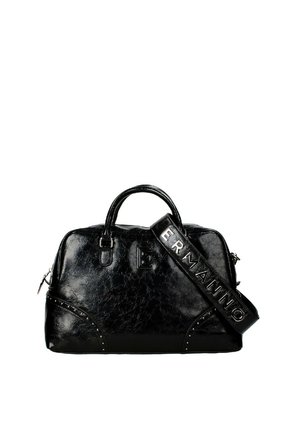 Borsa a tracolla in pelle nera con finitura testurizzata, dotata di manico superiore e di una tracolla removibile. Decorata con dettagli in borchie e un logo.