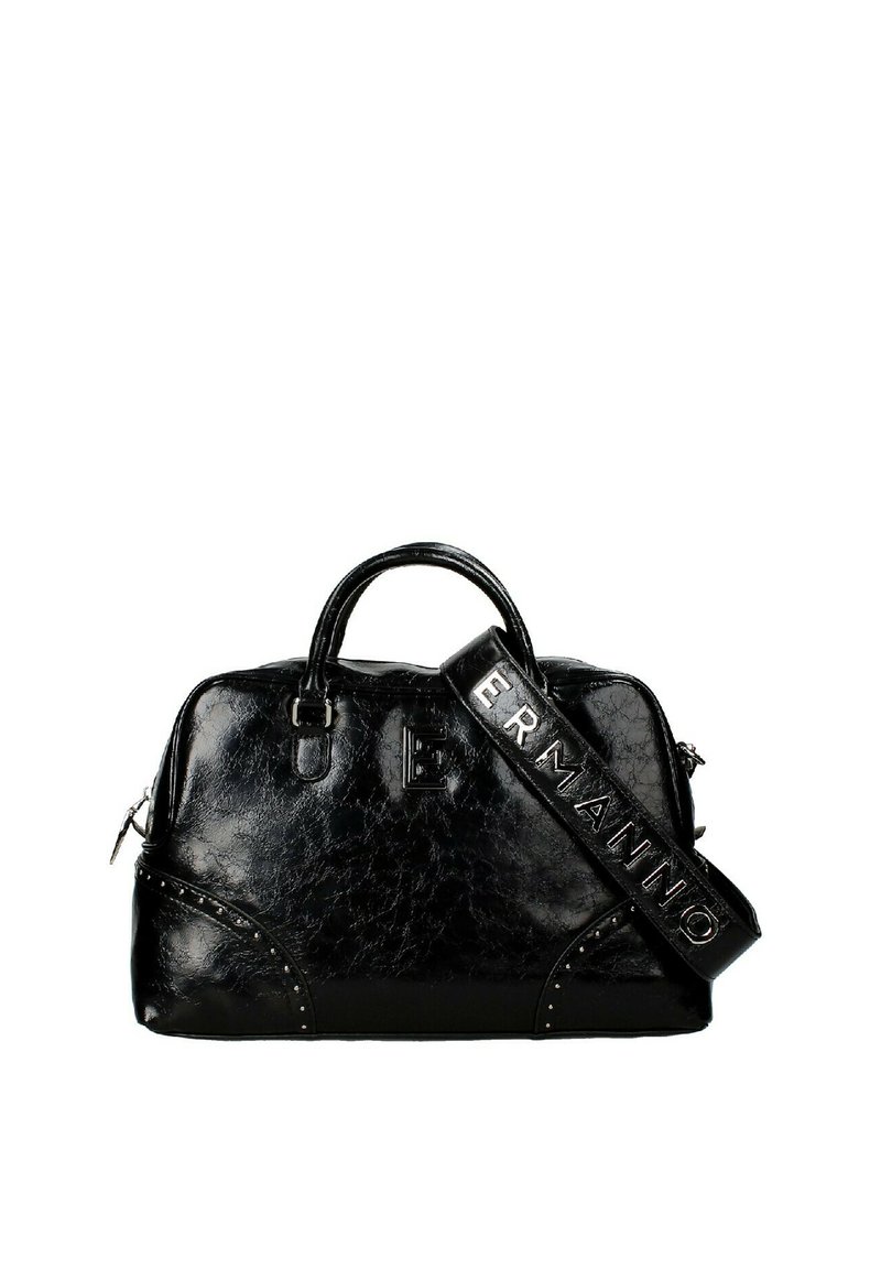 Borsa a tracolla in pelle nera con finitura testurizzata, dotata di manico superiore e di una tracolla removibile. Decorata con dettagli in borchie e un logo.