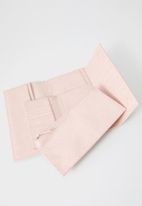 Miniaturna slika 5