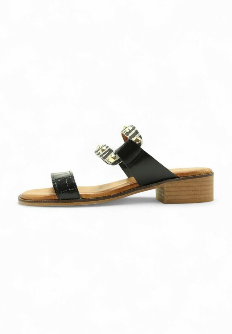 Merisell CEBRA - Sandalias planas - zebra print