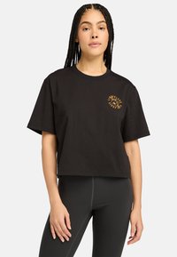 Timberland GRAPHIC SHORT-SLEEVE TEE - Triko s potiskem - black