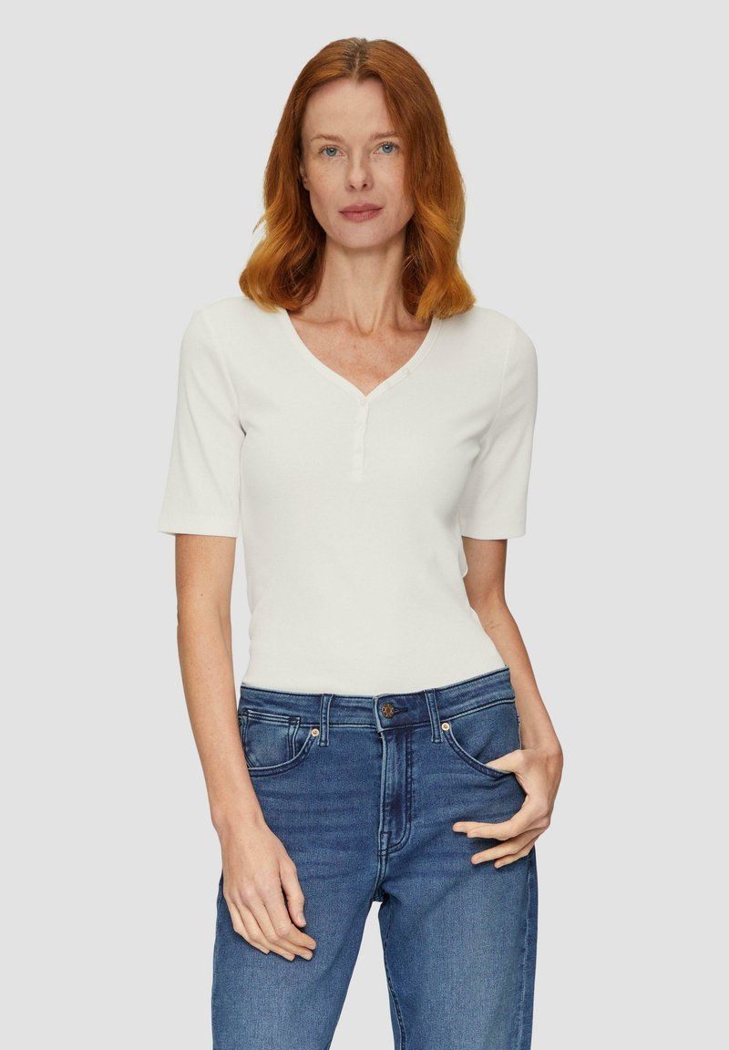 s.Oliver MIT HENLEY-AUSSCHNITT - T-Shirt basic - ecru