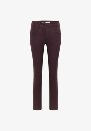 Pantaloni bordeaux realizzati in un tessuto morbido e elasticizzato. Presentano un design aderente, cinque tasche e una chiusura con bottone in vita.