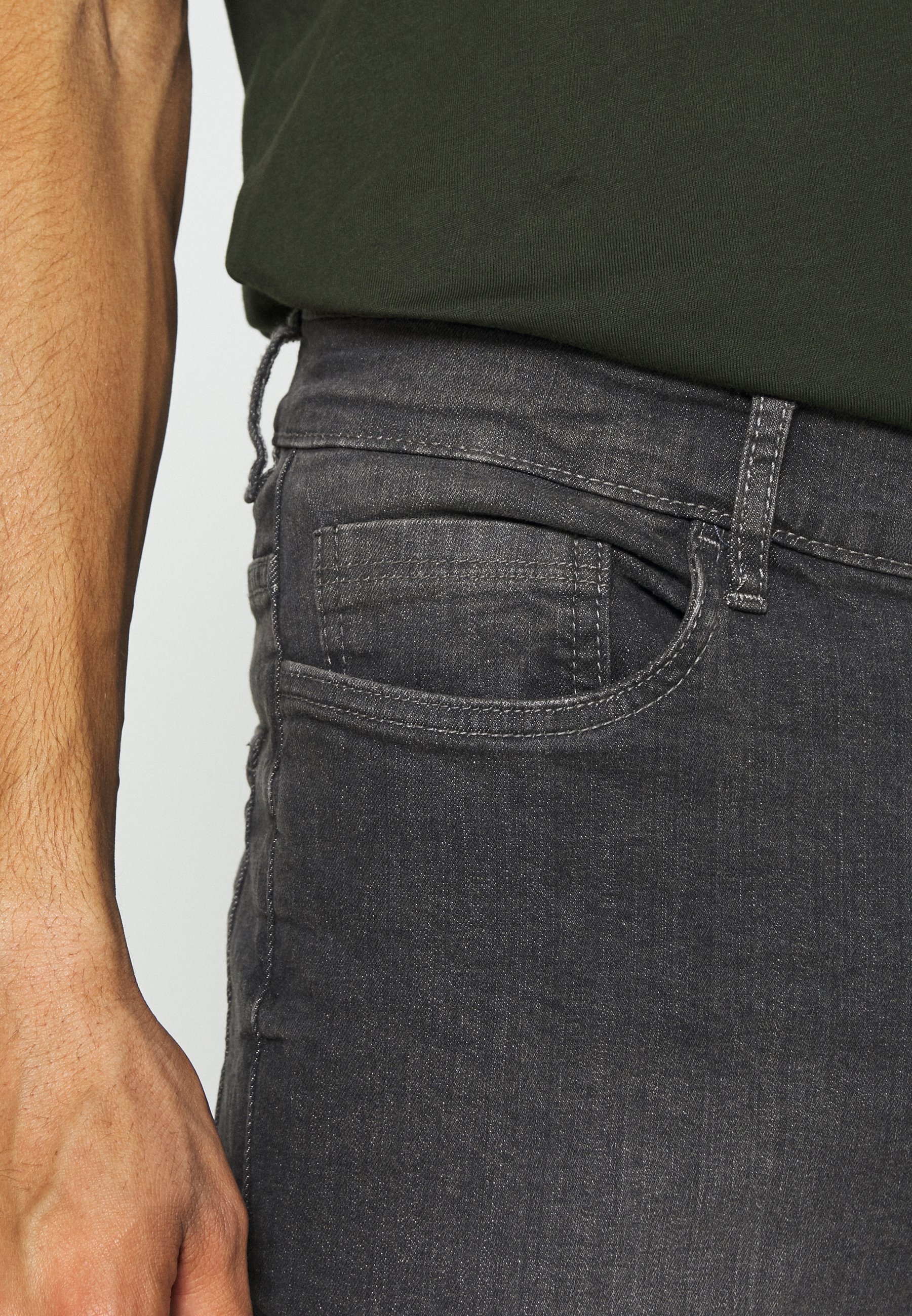 Burton Menswear London Relaxed fit 