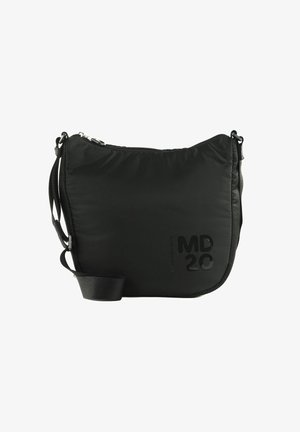 Sac bandoulière rembourré noir avec sangle réglable, fermeture éclair argentée et "MD 20" embossé en bas à droite sur le devant.