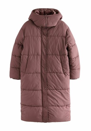 Gepolsterter Mantel in Mauve mit hohem Kragen, großen Taschen und einem Knopfverschluss. Strukturiertes Material mit sichtbaren Nähten und einem geräumigen Schnitt.