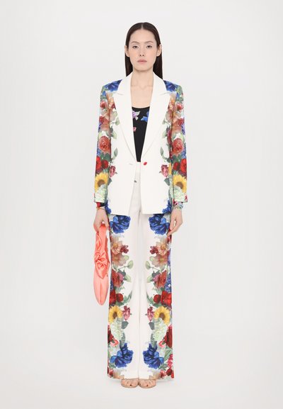 Alice + Olivia ANDREW BOOTCUT SLIM PANT - Kalhoty - off white