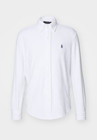 Vald, white