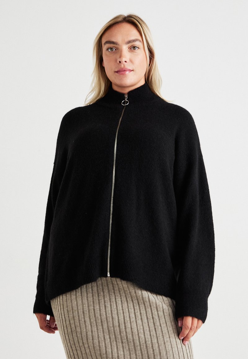 Vero Moda Curve VMCPALMA HIGHNECK ZIP CARDIGAN - Cardigan - black
