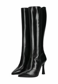 Stivali alti in pelle nera con punta a forma di punta e tacchi a stiletto; texture liscia e design elegante con un sottile dettaglio di apertura superiore.