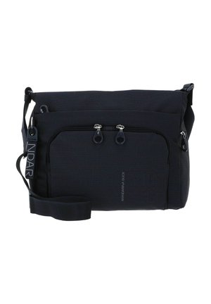 Borsa a tracolla nera realizzata in tessuto testurizzato con un motivo a quadri, dotata di due tasche anteriori con zip e di una tracolla regolabile.