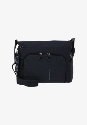 Borsa a tracolla nera realizzata in tessuto testurizzato con un motivo a quadri, dotata di due tasche anteriori con zip e di una tracolla regolabile.