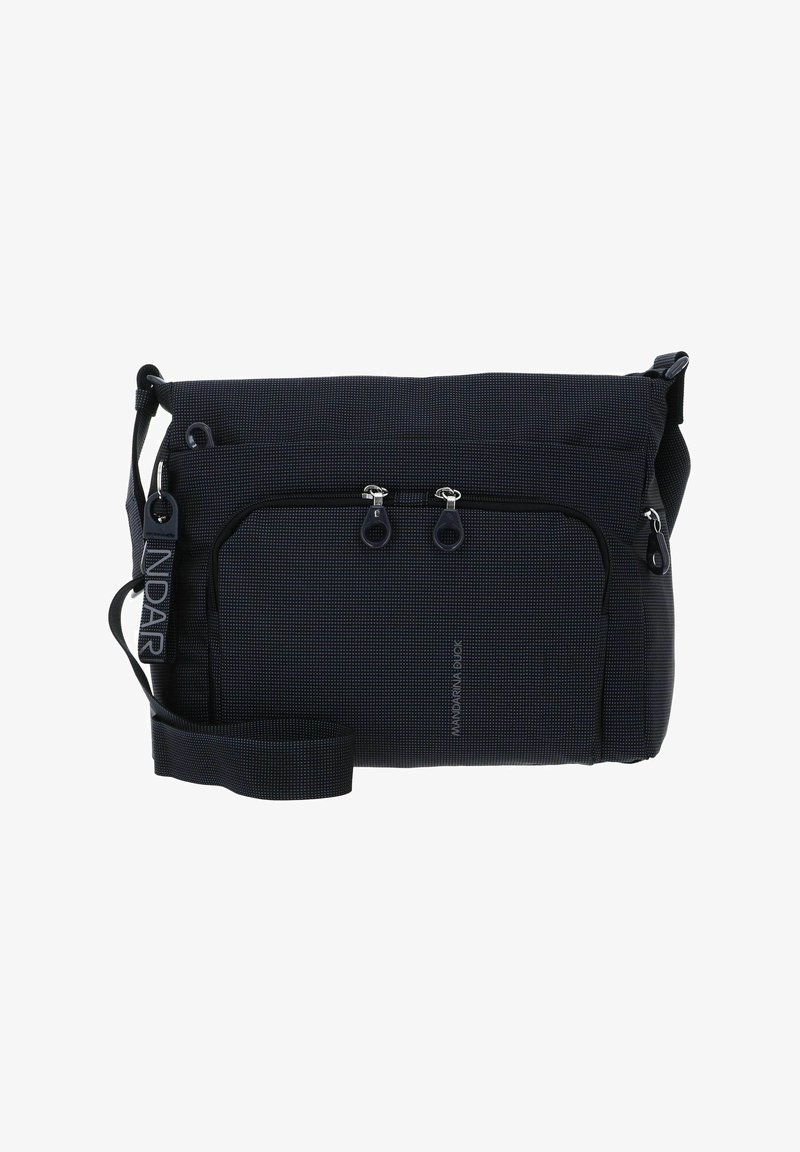 Borsa a tracolla nera realizzata in tessuto testurizzato con un motivo a quadri, dotata di due tasche anteriori con zip e di una tracolla regolabile.