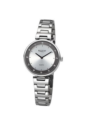 Montre-bracelet Silver Regent en quartz avec cadran rond, aiguilles noires pour les heures et les minutes, et marqueurs d’heure en cristal sur un bracelet métallique à maillons.