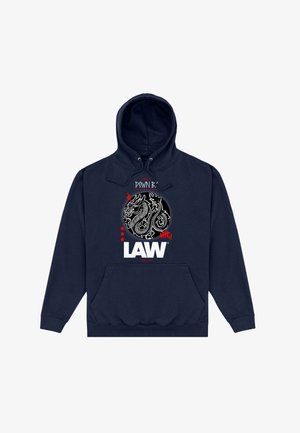 Felpa con cappuccio blu navy con grafica di un drago arrotolato all'interno di un cerchio nero, dettagli rossi, scritta "DOWN BY" sopra e grande scritta bianca "LAW" sotto.