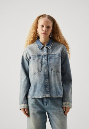 Chaqueta Vaquera Para Niño NEXT - Algodón, Color Azul Lavado, Forro Cálido Y Cuello De Borreguito, Diseño Clásico