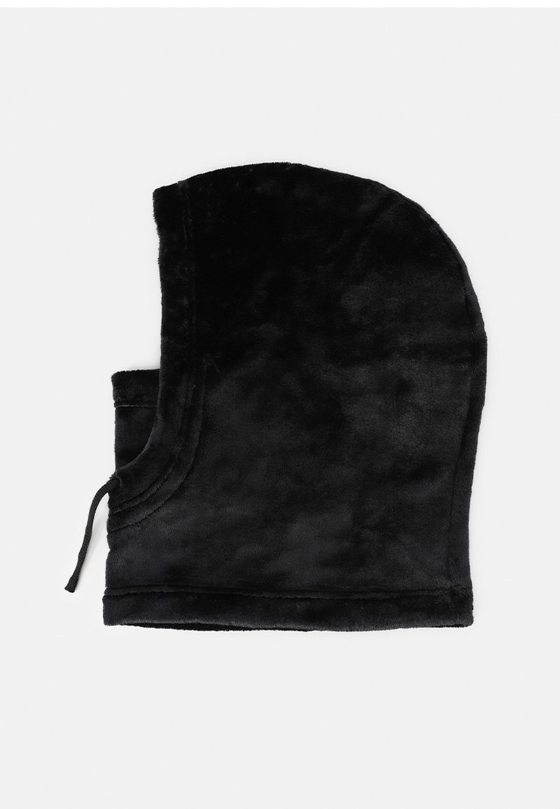 Balaclava din polar negru, cu vârful rotunjit, deschidere pe lateral și șnur pentru ajustare. Textură moale, cu o suprafață netedă.