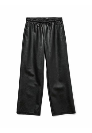 Zwarte faux leren wijde broek met een elastische tailleband en trekkoord. Glad textuur, onversierd ontwerp, volledige lengte.
