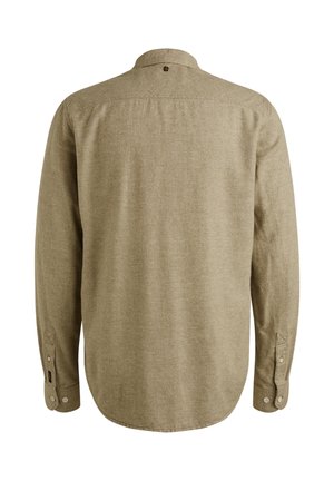 Camisa de manga larga hecha de tejido texturizado en color verde oliva. Cuenta con un cuello abotonado y puños con botones, mostrando un acabado suave.