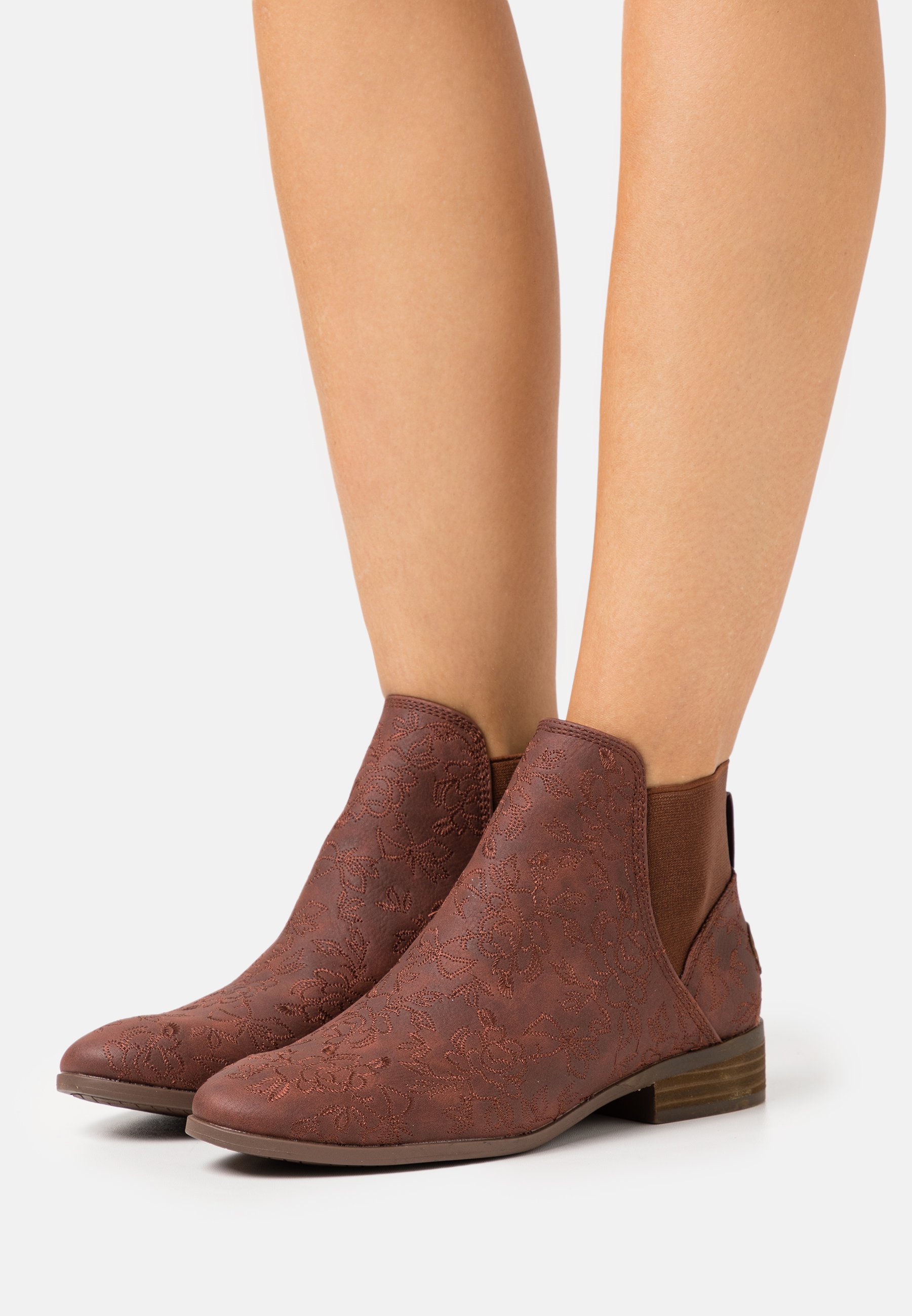 chestnut brown booties