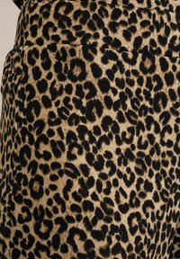 WE Fashion Tygbyxor - beige