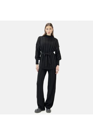 SET  - Striktrøje - schwarz