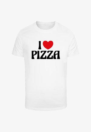 Baltos medvilnės marškiniai su trumpomis rankovėmis ir apvalia iškirpte, kuriuose ryškiai juodu tekstu parašyta "Aš ♥ PIZZA", su raudonu širdelės ikonėle.