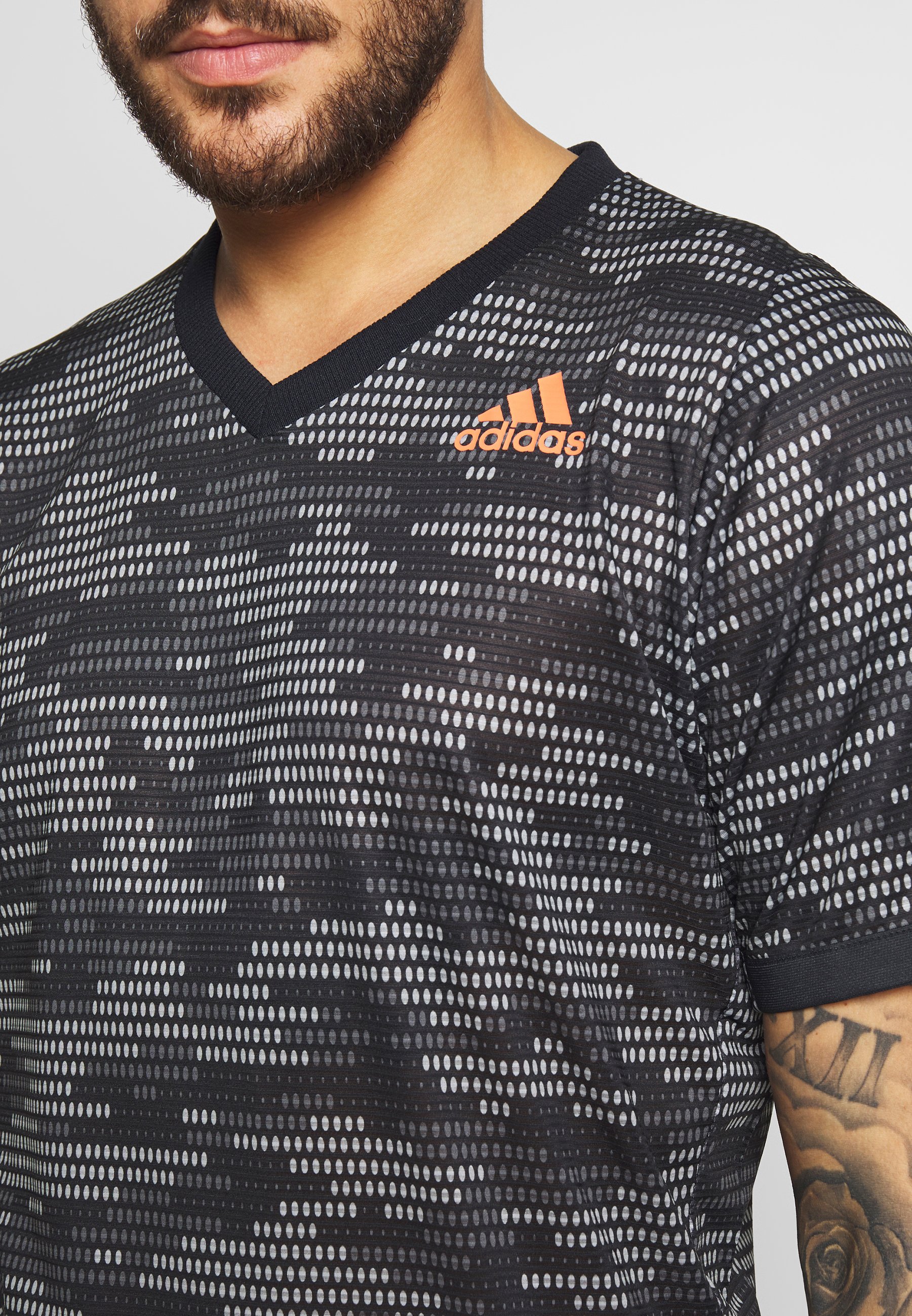 adidas Performance TEE T Shirt print blacktruora adidas Performance T Shirt print blacktruora Zalando.at