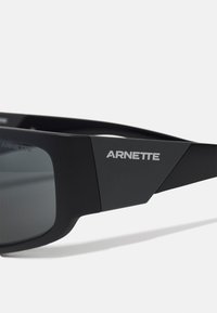 Arnette HEIST 3.0 - Occhiali da sole - matte black/dark grey