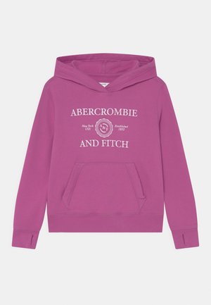 Sudadera morada con un bolsillo frontal, con texto en blanco: "ABERCROMBIE AND FITCH." Incluye una capucha con cordón y puños acanalados.