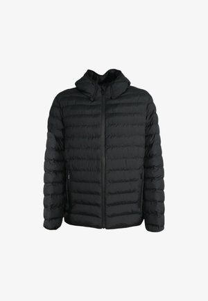 Giacca nera imbottita con zip frontale, colletto alto e cappuccio. Presenta cuciture orizzontali, due tasche laterali e una texture liscia.