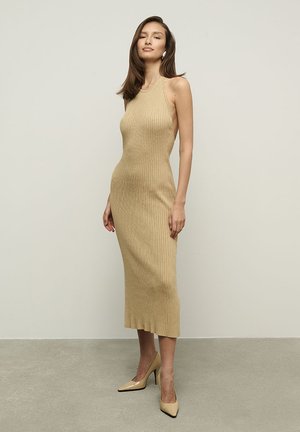 LA MANIA SUNKISSED 4 - Svetríkové šaty - beige