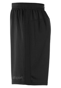 Shorts de sport noirs en tissu léger, avec une taille en maille et une poche latérale, ornés d'accents nervurés verticaux et d'un logo.