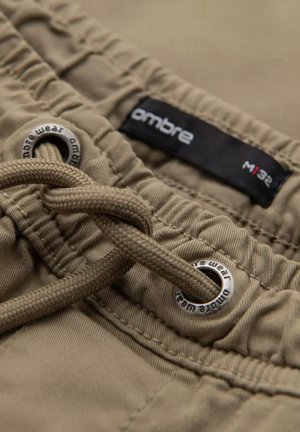 Ombre, Shorts - light olive
