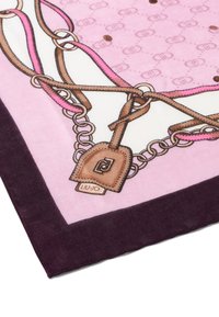 Sciarpa di seta colorata con sfondo rosa e un design di catena e lucchetto in marrone e accenti rosa chiaro; bordata da un viola scuro.