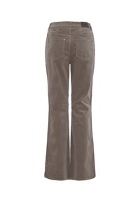 Pantalon flare marron avec poches arrière et écusson en cuir sur la ceinture, vu de dos.