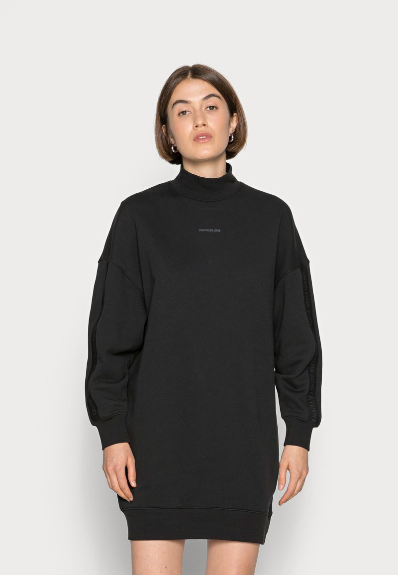 Calvin Klein Jeans LOGO TRIM MOCK NECK DRESS - Vestido informal - black